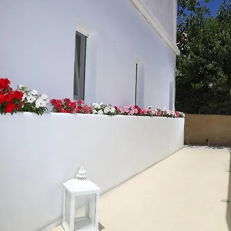 Sea Nymphs 게스트하우스 4*